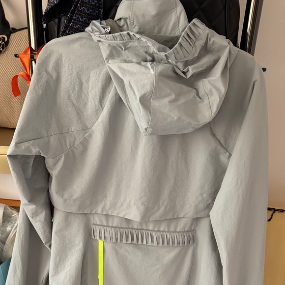 Lululemon The Best Vest 3-in-1 Running Light Vest - Silver Fox Size 8 EUC - Picture 12 of 14